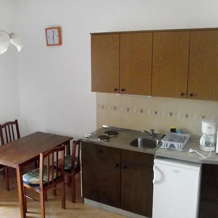 5479b Apartment *